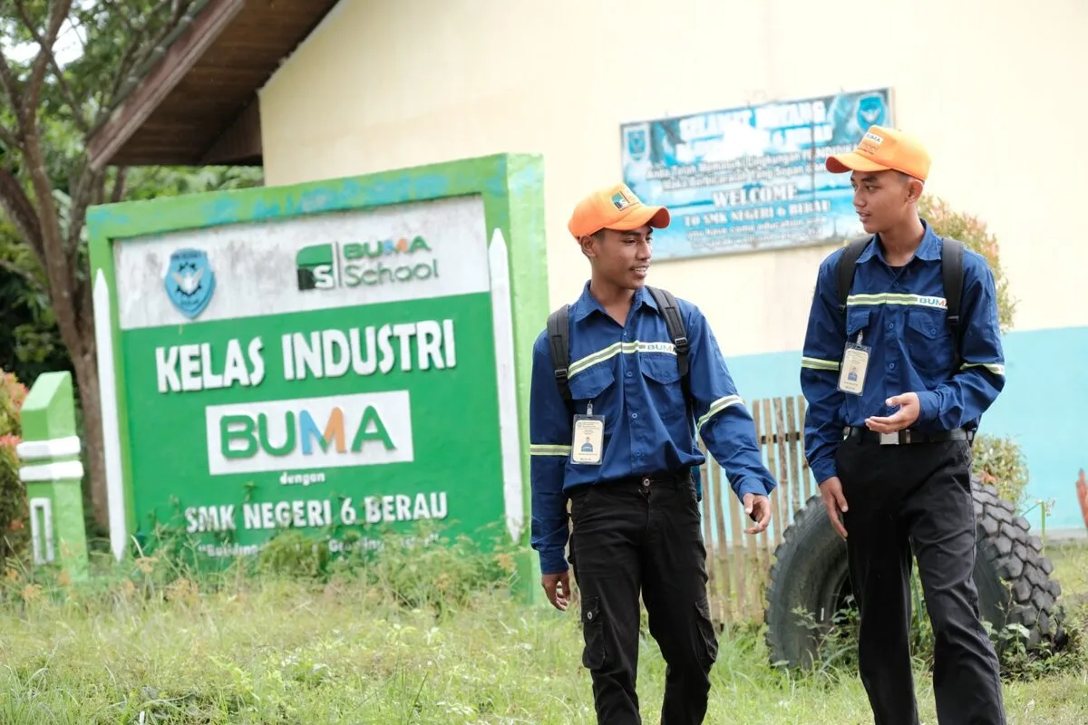 BUMA Raih CSR Outlook Award 2023 Berkat Program BUMA School Kelas Industri